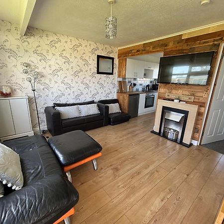 Signature, Scratby - Two Bed Chalet, Sleeps 7, Free Wi-Fi, Bed Linen And Towels Included, Pets Welcome And Onsite Entertainment Available Luaran gambar