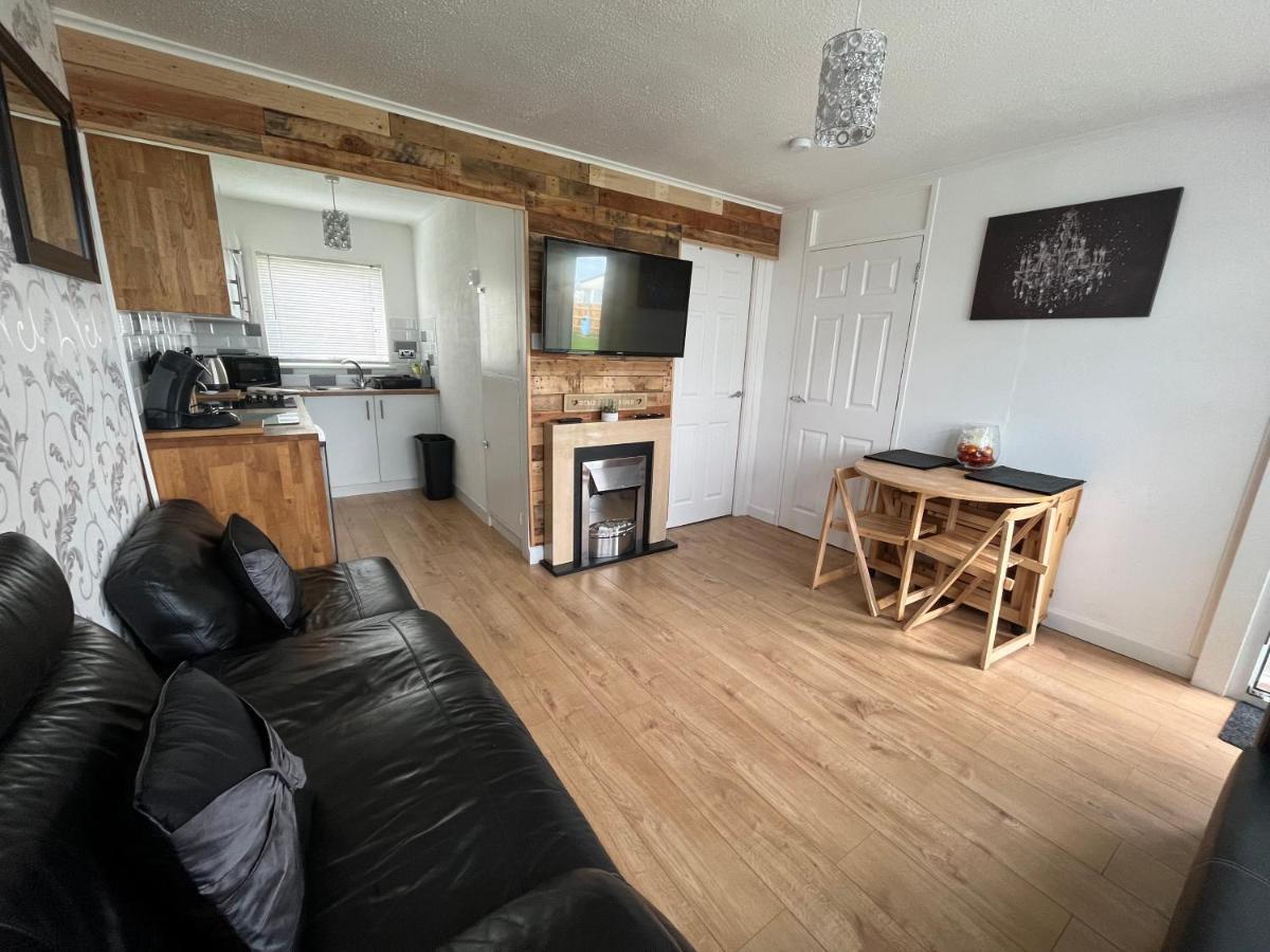 Signature, Scratby - Two Bed Chalet, Sleeps 7, Free Wi-Fi, Bed Linen And Towels Included, Pets Welcome And Onsite Entertainment Available Luaran gambar