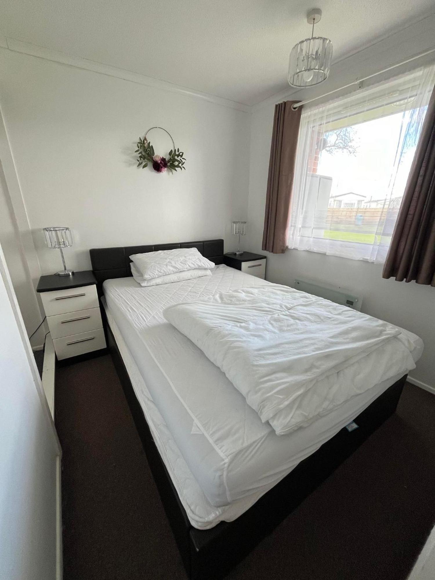 Signature, Scratby - Two Bed Chalet, Sleeps 7, Free Wi-Fi, Bed Linen And Towels Included, Pets Welcome And Onsite Entertainment Available Luaran gambar